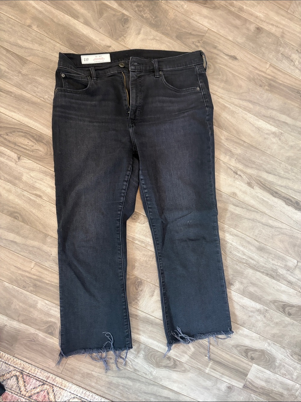 GAP Black Frayed Hem Cropped Jeans
